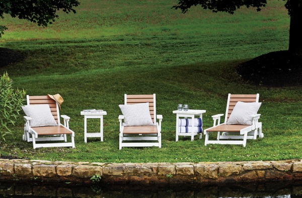 outdoor patio furniture - lounge chairs